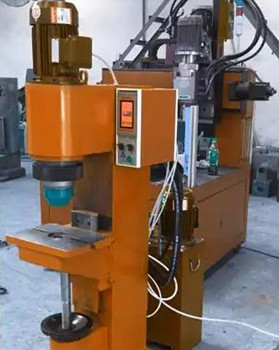 鉚接機(jī)廠家有哪些規(guī)格型號？